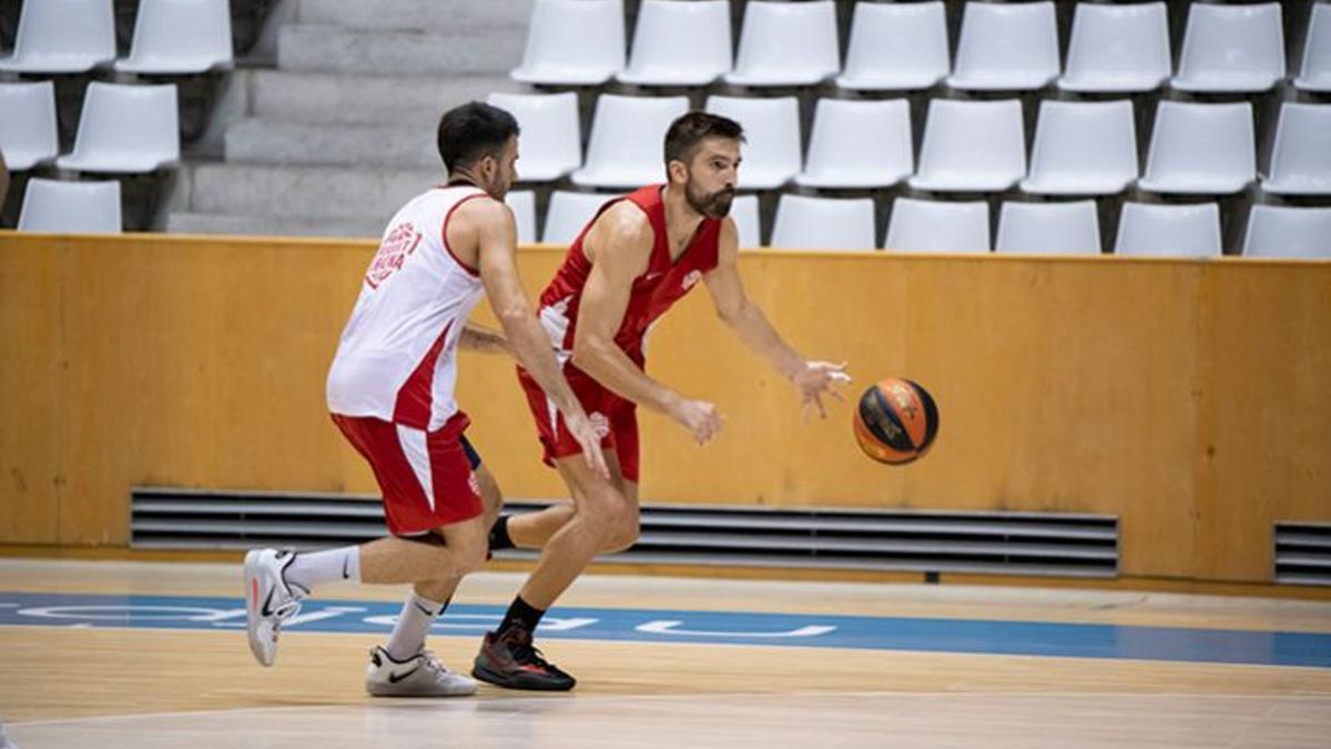 El Bàsquet Girona, en un entrenamiento previo al viaje a Tenerife