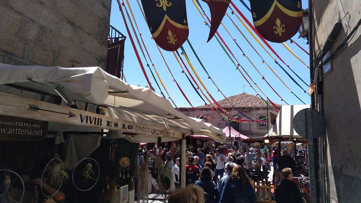 El Mercado Medieval, declarado Fiesta de Interés Turístico Regional, llena cada mayo las calles de color y tradición