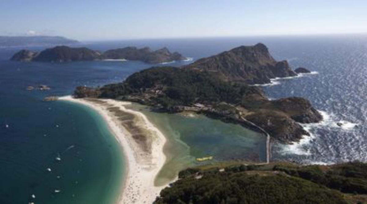 Vista aérea de las Cíes.