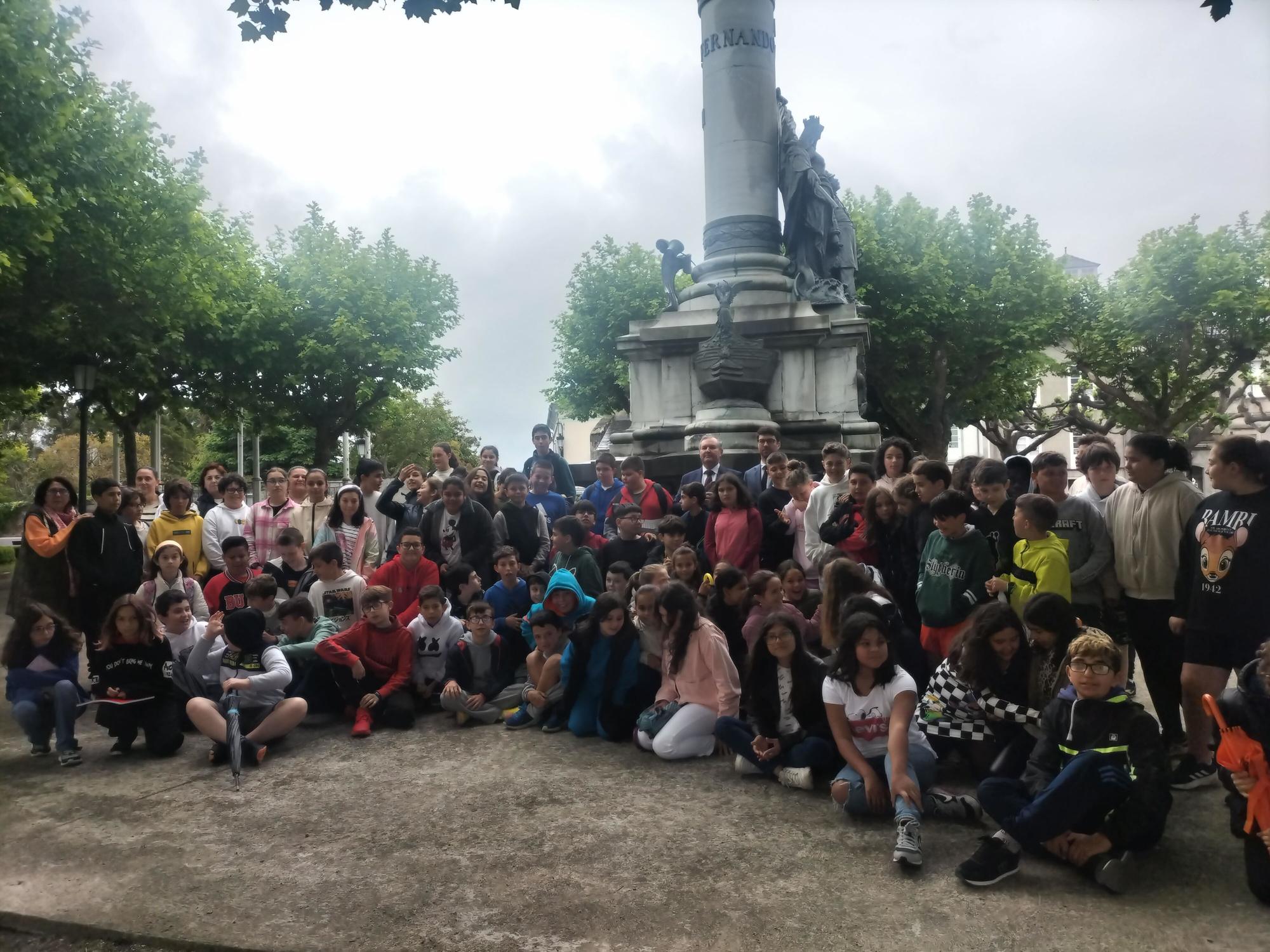 Así fue la visita que los "jefes" del aeropuerto dedicaron a los alumnos de la comarca Oscos-Eo