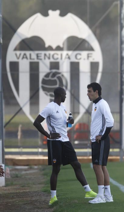 La imágenes del entrenamiento vespertino del Valencia