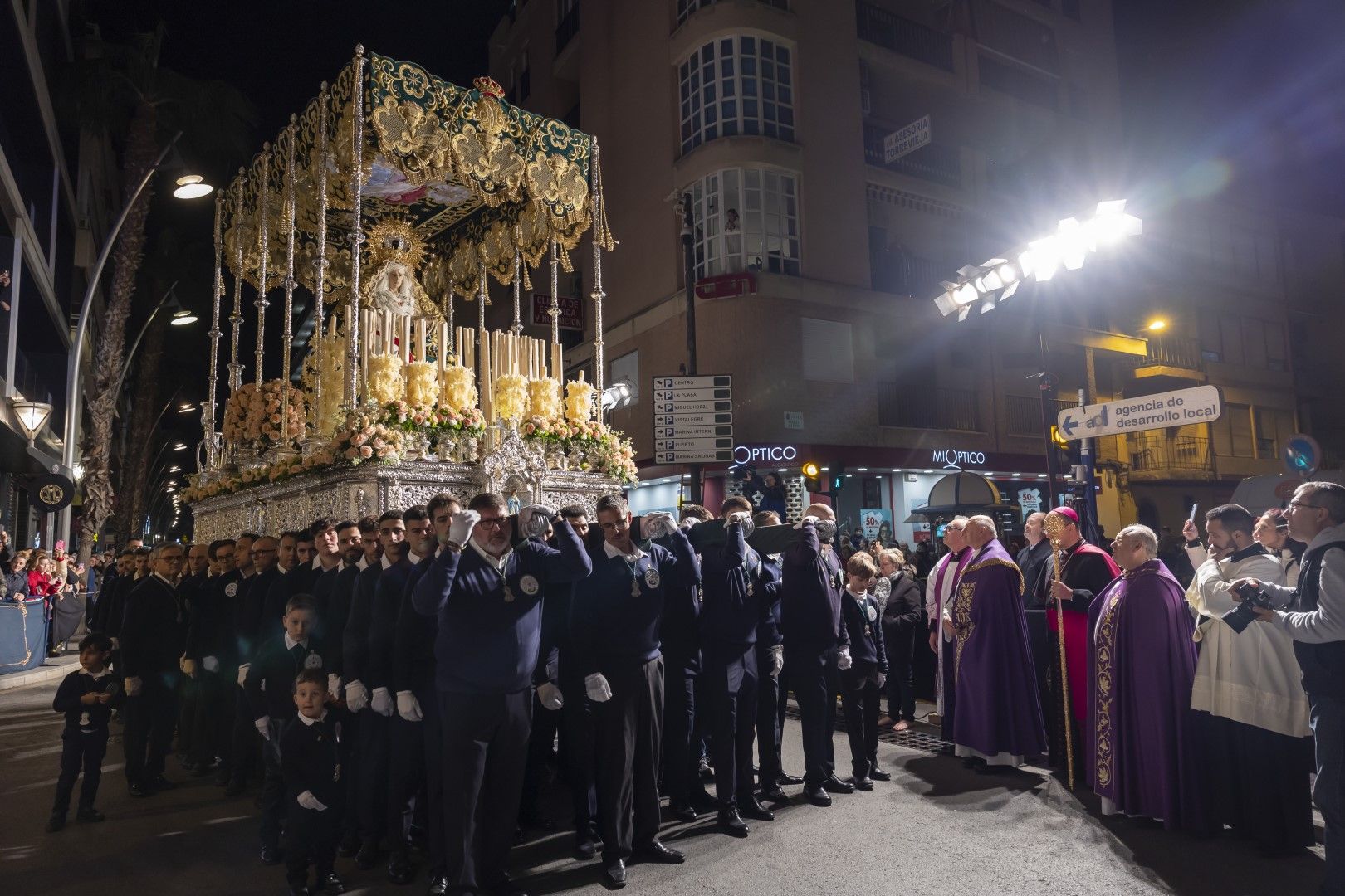 Encuentro de la Vía Dolorosa en Torrevieja del Miércoles Santo con la presencia del obispo José Ignacio Munilla