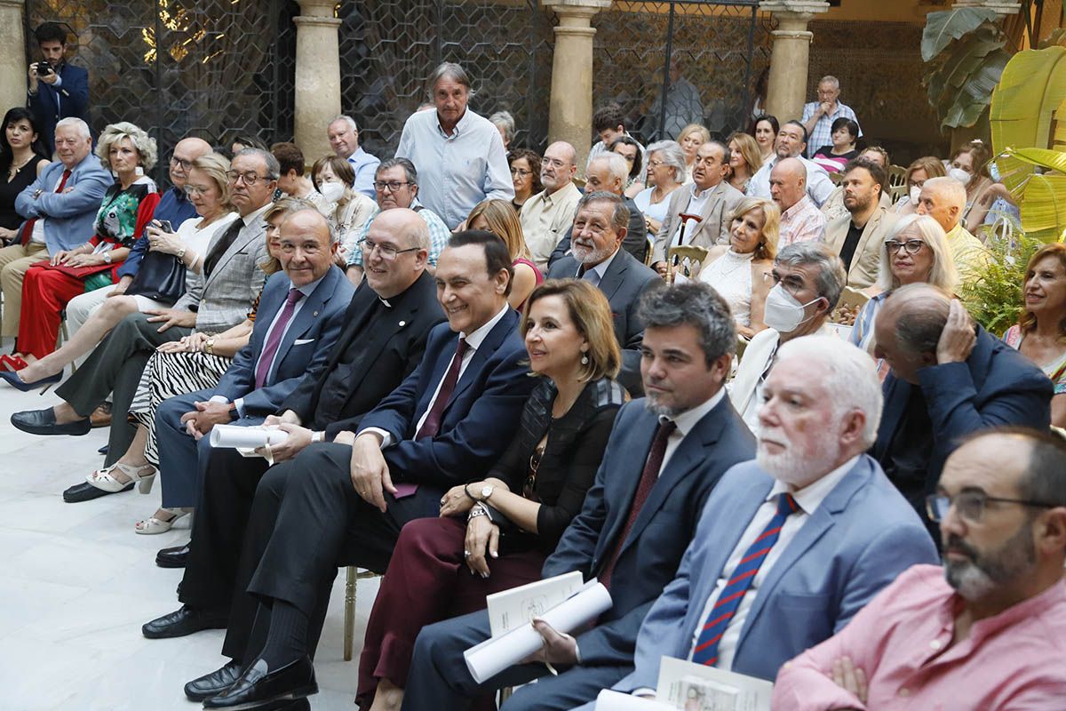 El Ateneo de Córdoba entrega sus fiambreras de plata