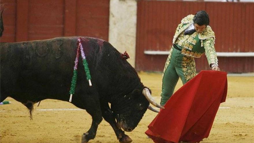 Morante se lesiona y hace peligrar el mano a mano con Finito en Zaragoza