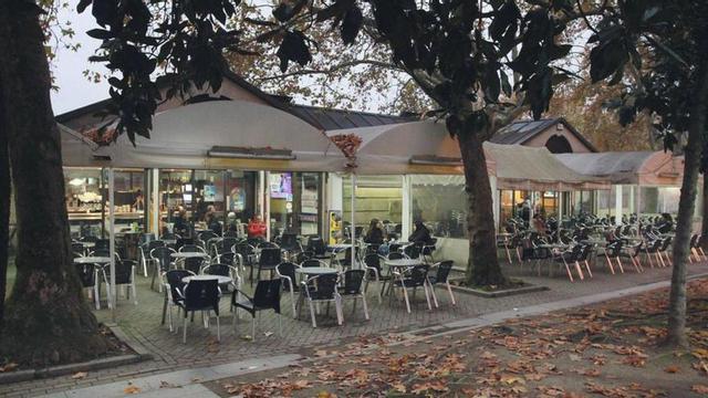 Cafetería propiedad del Concello en la Alameda. |  Iñaki Osorio