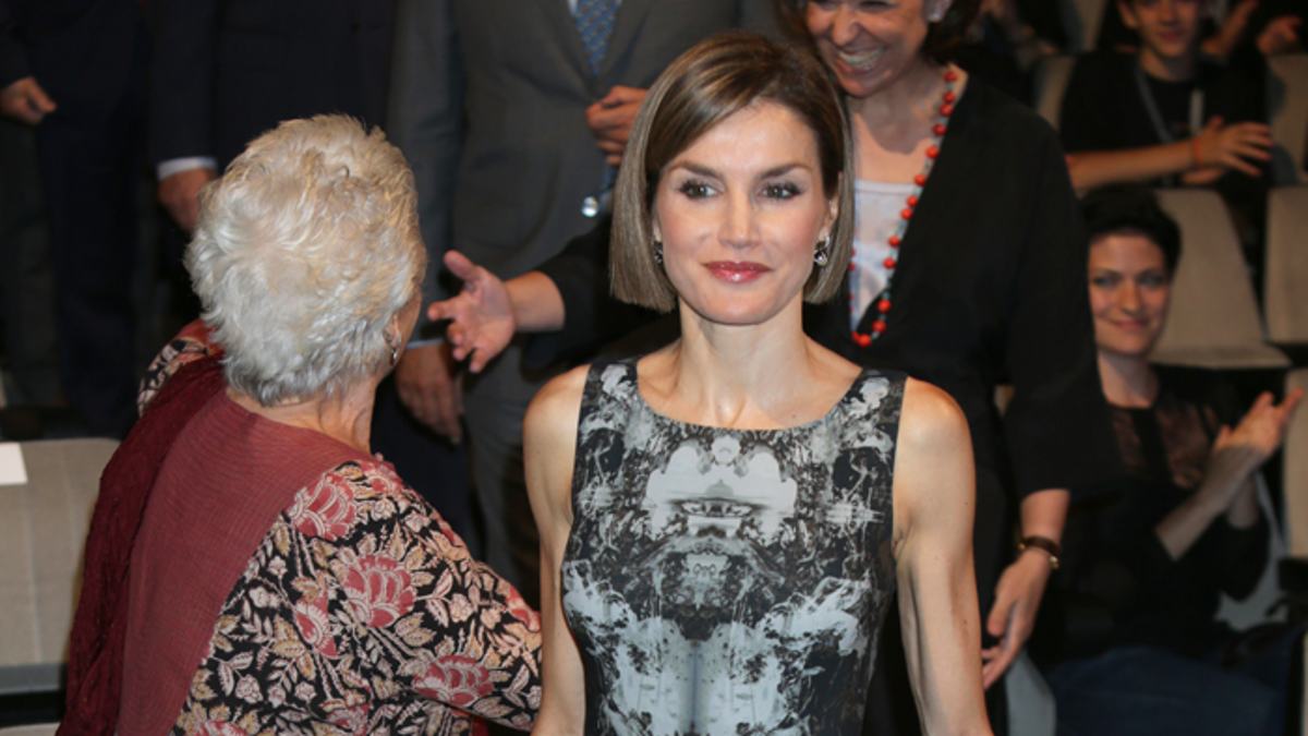 Letizia Ortiz, con vestido de Hugo Boss estampado en Oviedo