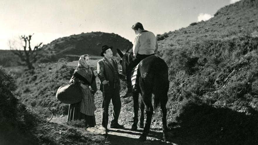 Els actors protagonistes Leonor Fábregas i José M. Lado, durant el rodatge l'any 1944.