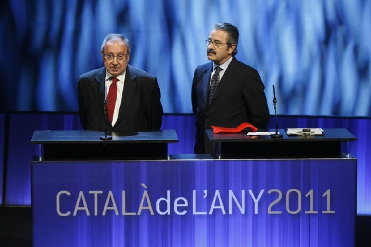 Josep Lluís Bonet (president de Fira de Barcelona) i Kim Faura (director general de Telefónica Catalunya) s’adrecen al públic al recollir el premi.