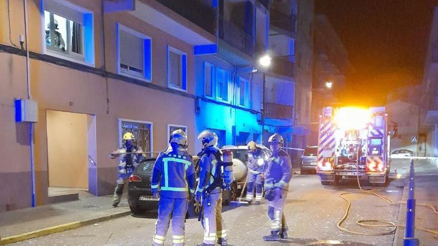 Dos ferits en l&#039;explosió de la instal·lació de gas butà d&#039;una cuina a Olesa