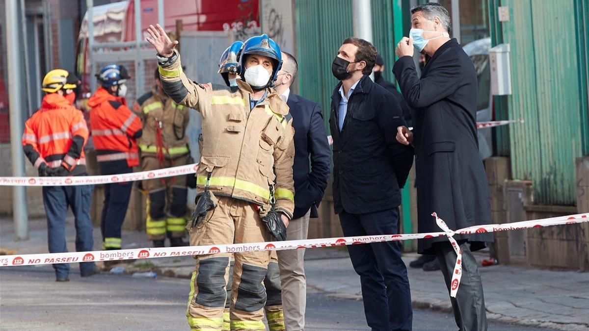 Pablo Casado y Xavier García Albiol visitan la nave industrial de Badalona