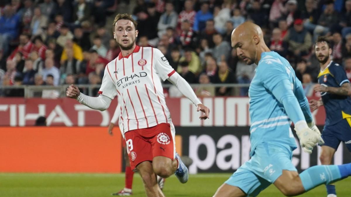 Dmitrovic ante el Girona