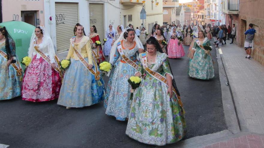 Falleras en la Ofrenda.