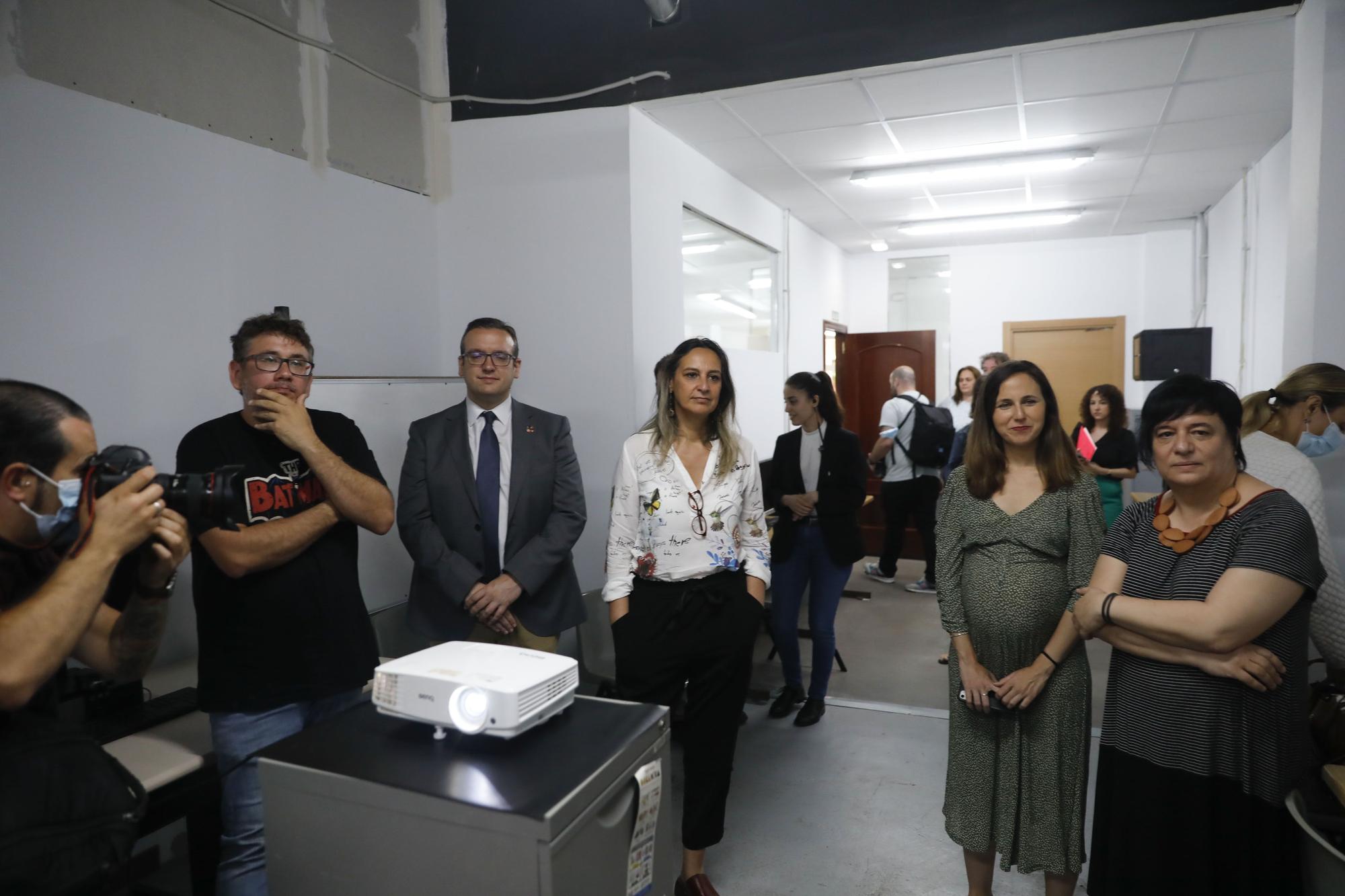 En imágenes: La ministra Ione Belarra visita la Fundación Mar de Niebla en Gijón