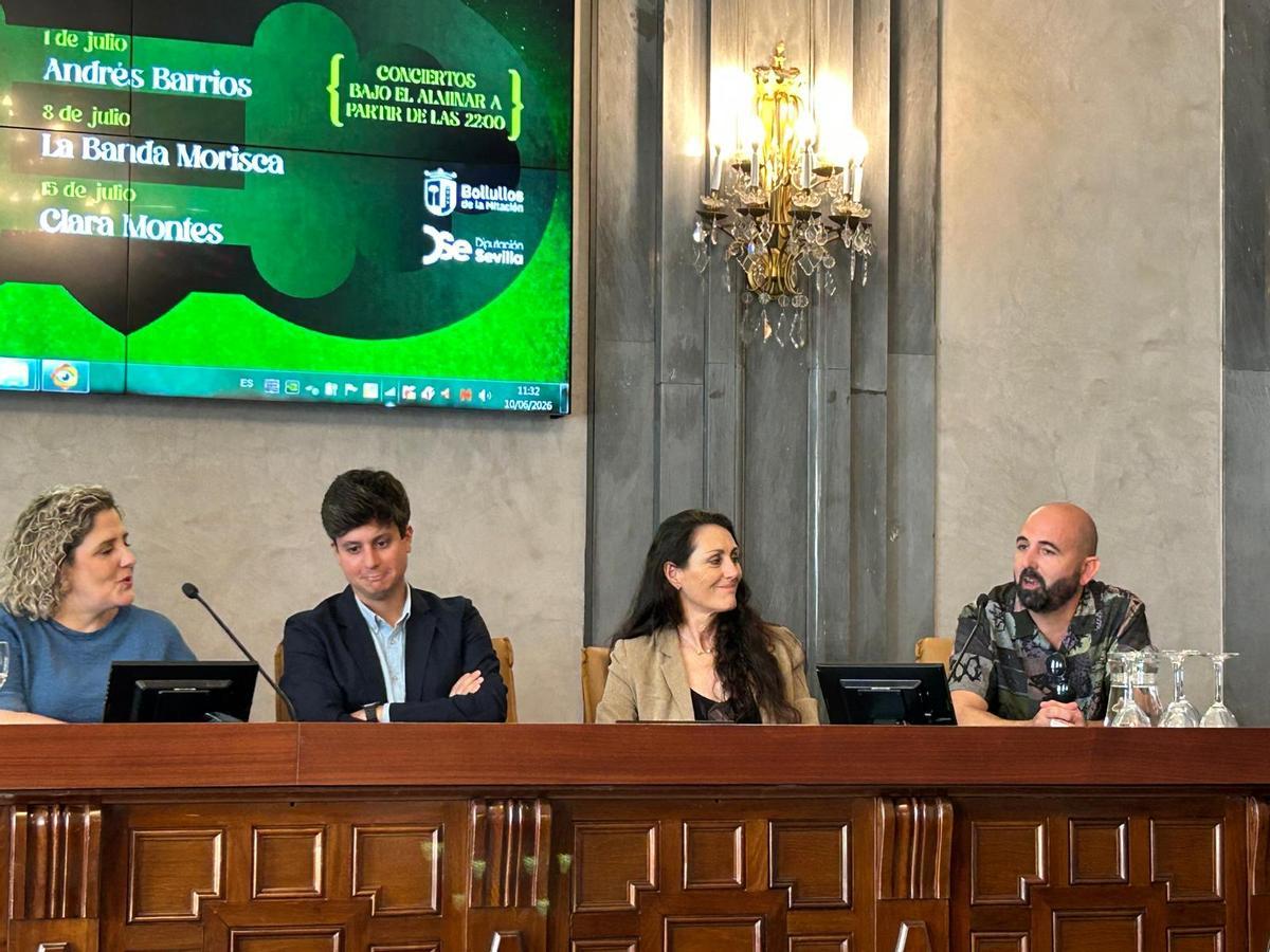El representante de la Banda Morisca en la presentación de Las Noches de Cuatrovitas