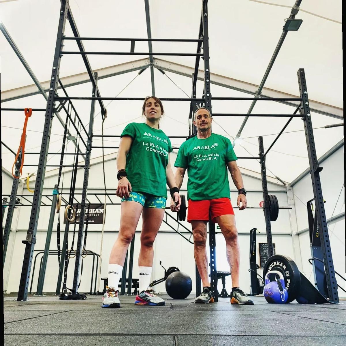 Ana y Toño, propietarios de Diesel Fitness Box y organizadores del reto solidario junto a ARAELA