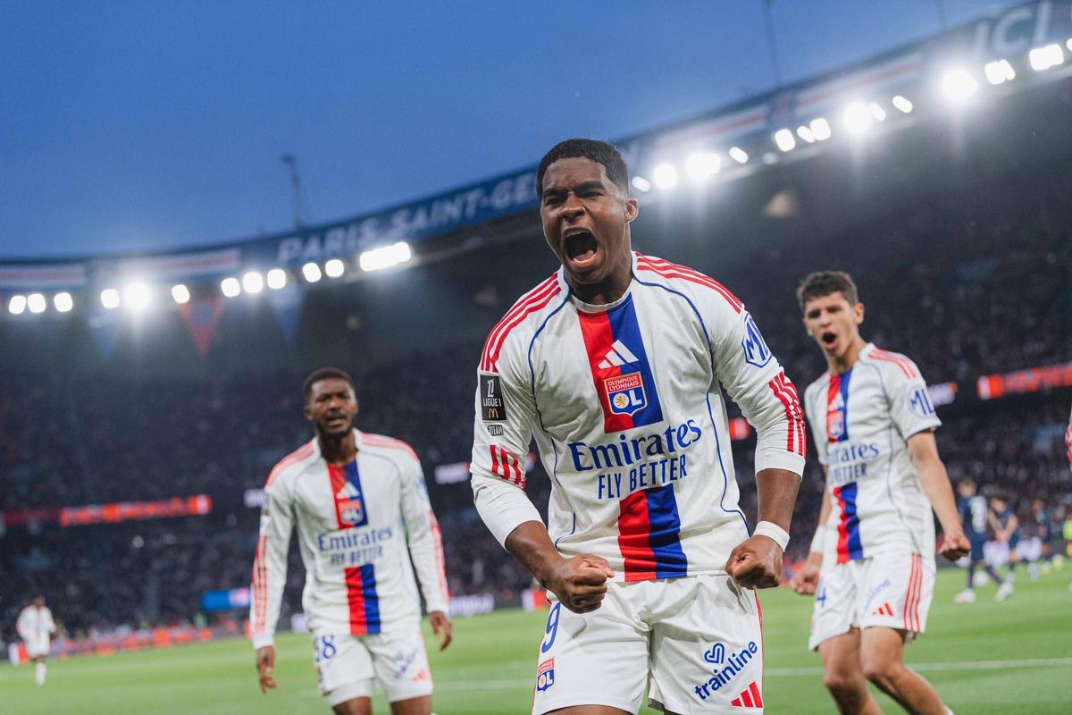 Endrick fue protagonista ante el PSG en el Parque de los Príncipes