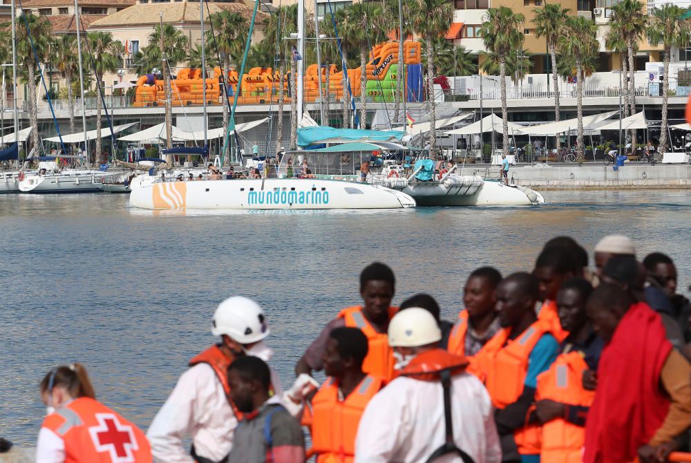 Una nueva embarcación, con 53 inmigrantes a bordo, es localizada y rescatada frente a la costa malagueña