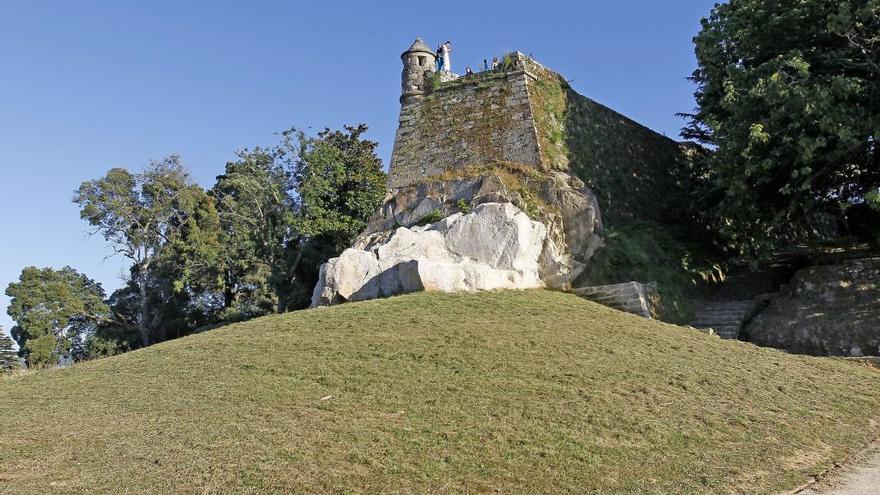 Muralla de O Castro, en Vigo. // R. Grobas