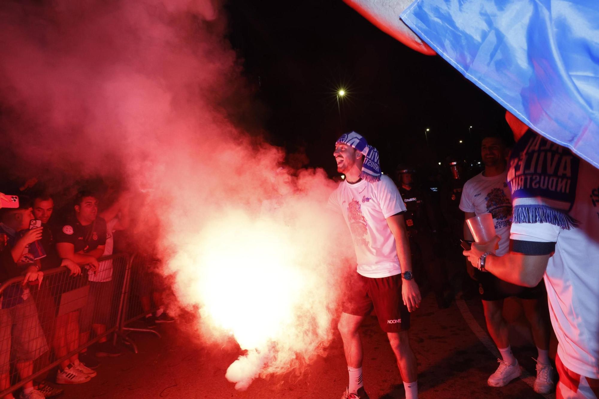 EN IMÁGENES: Locura en las calles de Avilés por el ascenso