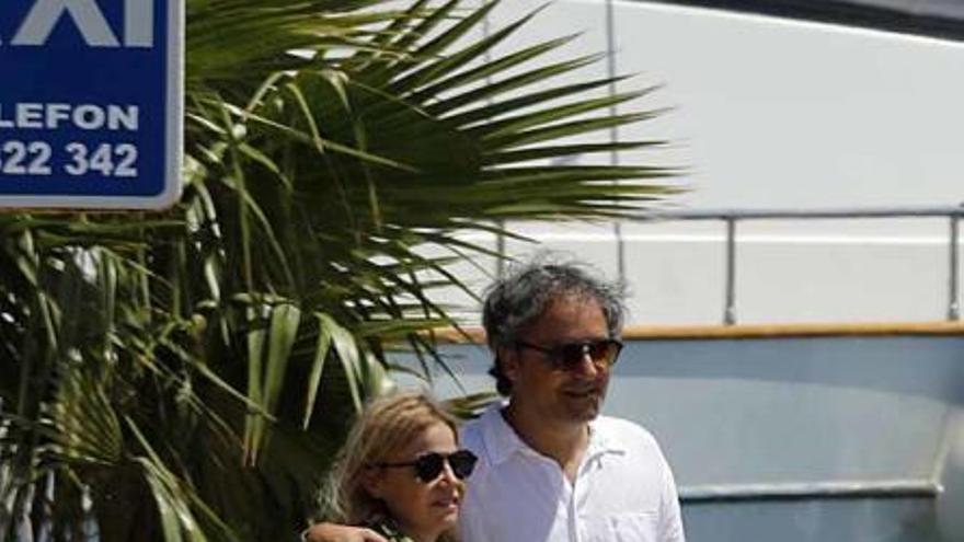 Eugenia Martínez de Irujo y su novio, Narcís Rebollo, de Ibiza a Formentera en ferry