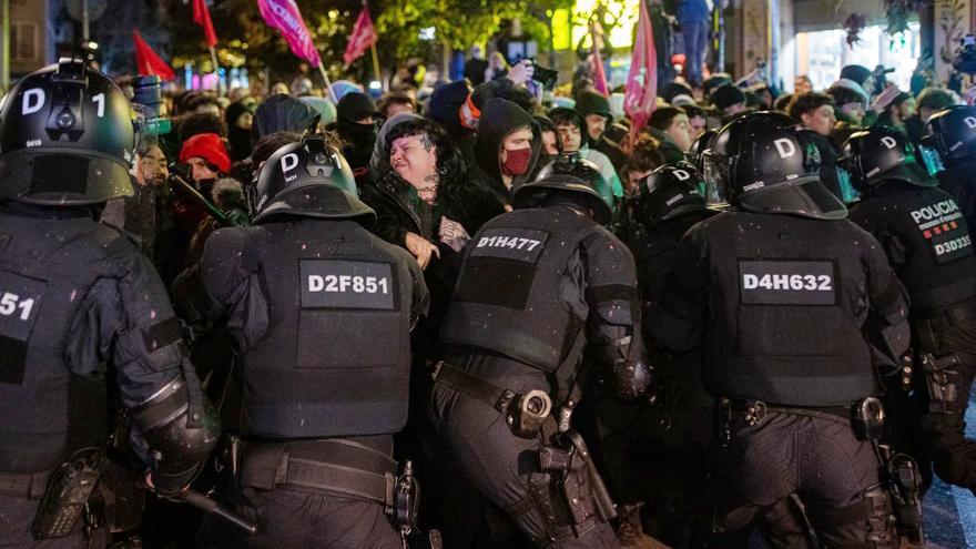 Cargas policiales en la manifestación contra el desalojo de la Antiga Massana