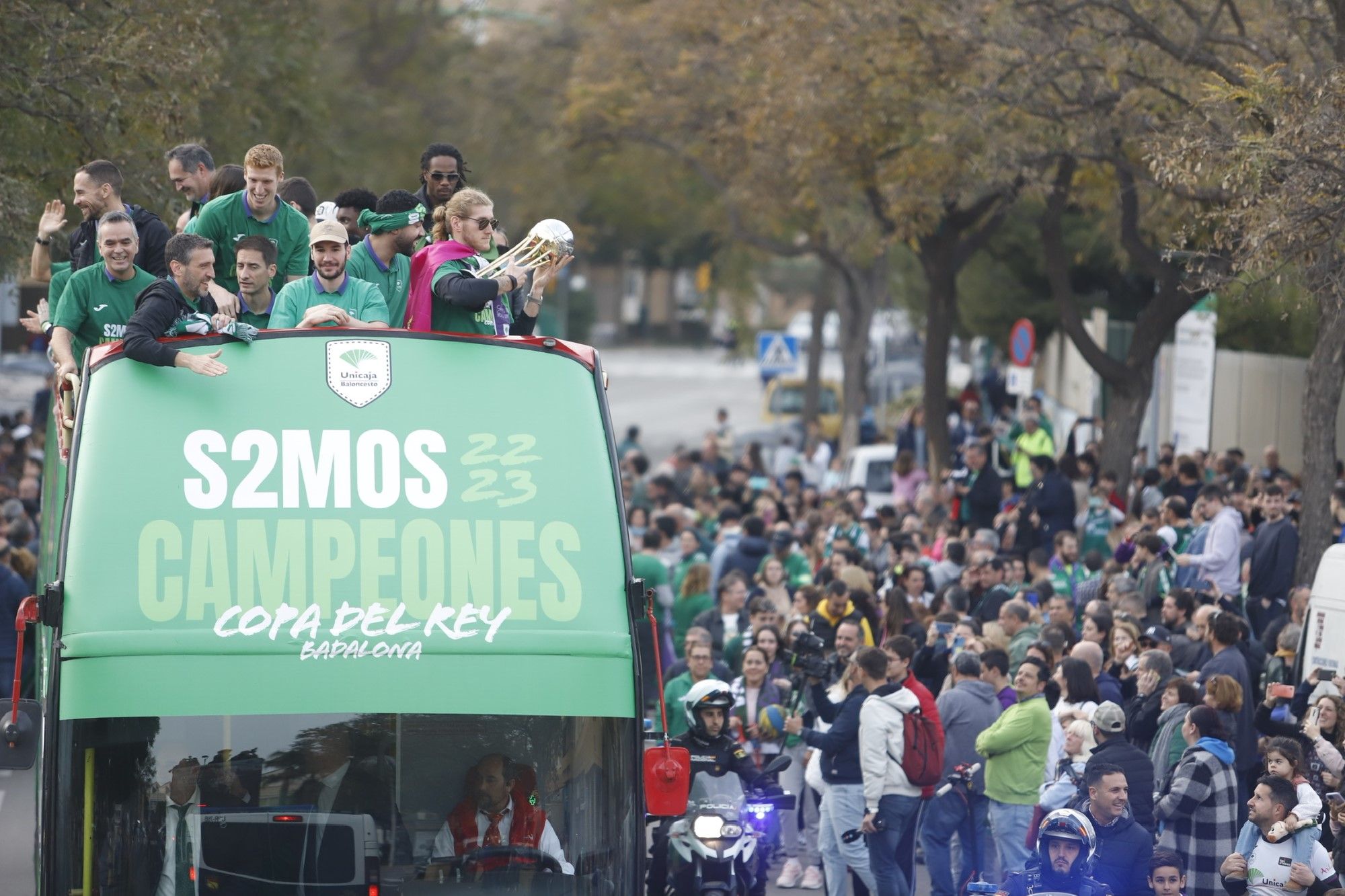 La fiesta del Unicaja, campeón de la Copa del Rey, por las calles de Málaga