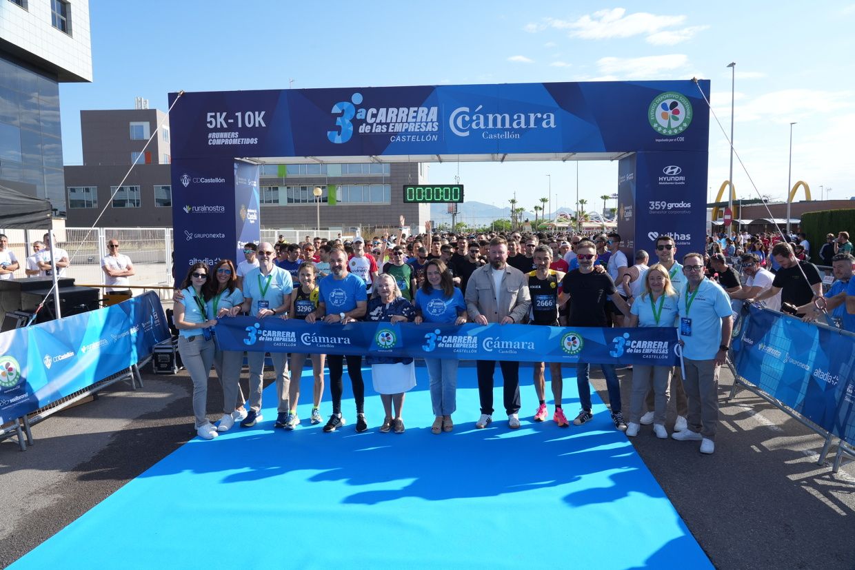 Búscate en las fotos de la Carrera de las Empresas en Castellón