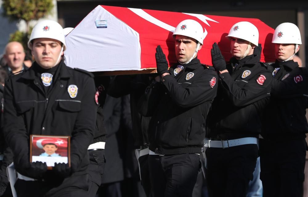 Funeral por las víctimas del atentado en Estambul