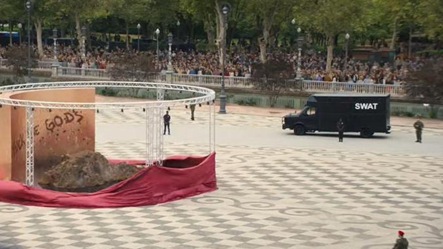 Escena en la Plaza de España en 'Kaos'