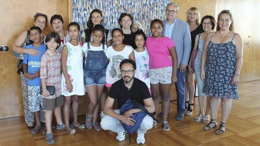 Recepción a los niños saharauis de vacaciones en Ibiza