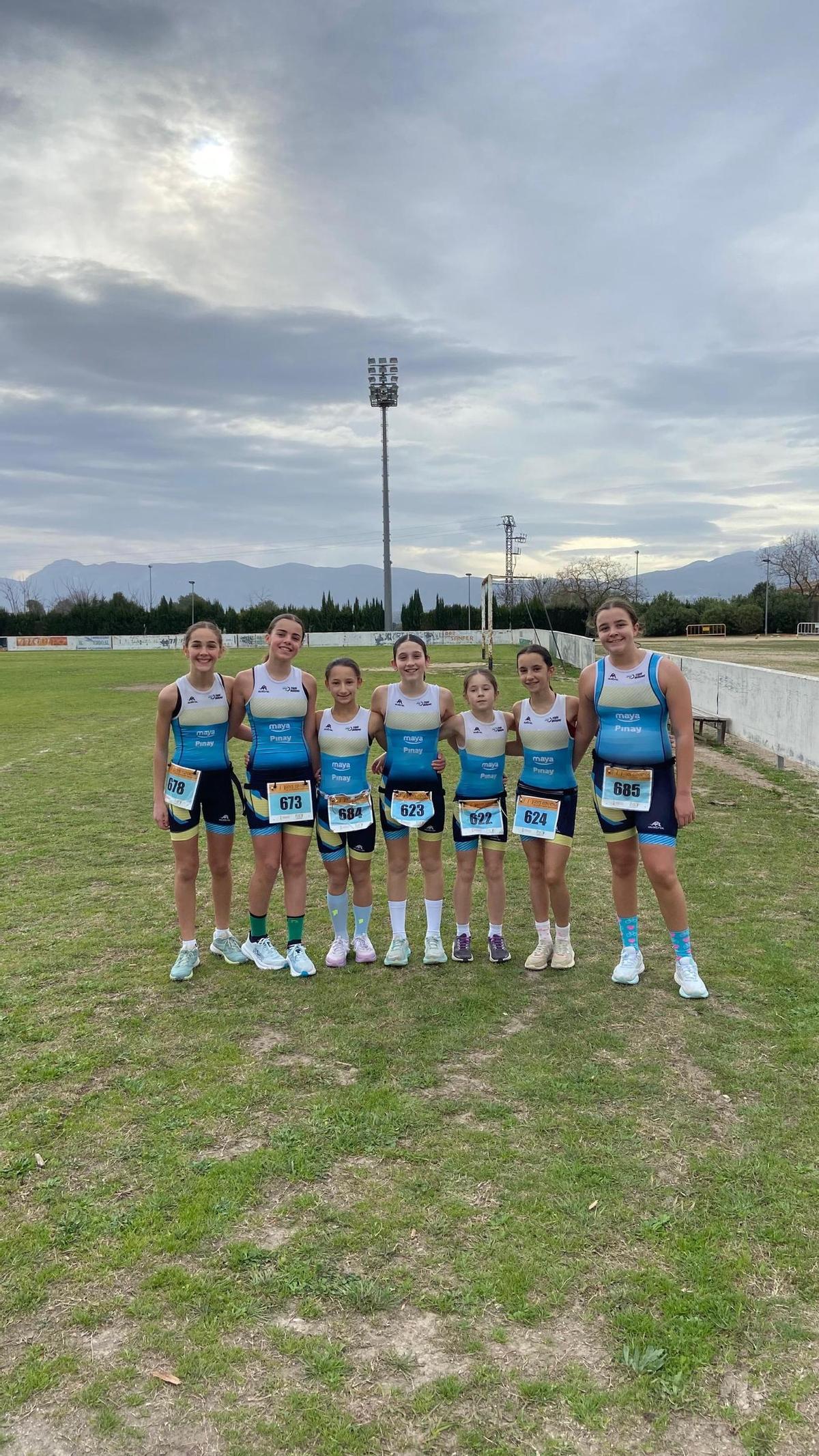 Atletas del Triatló Ontinyent en la prueba disputada en l'Olleria.
