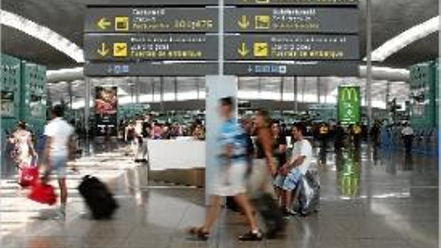 Aeroport del Prat, un dels principals punts d&#039;arribada de turistes