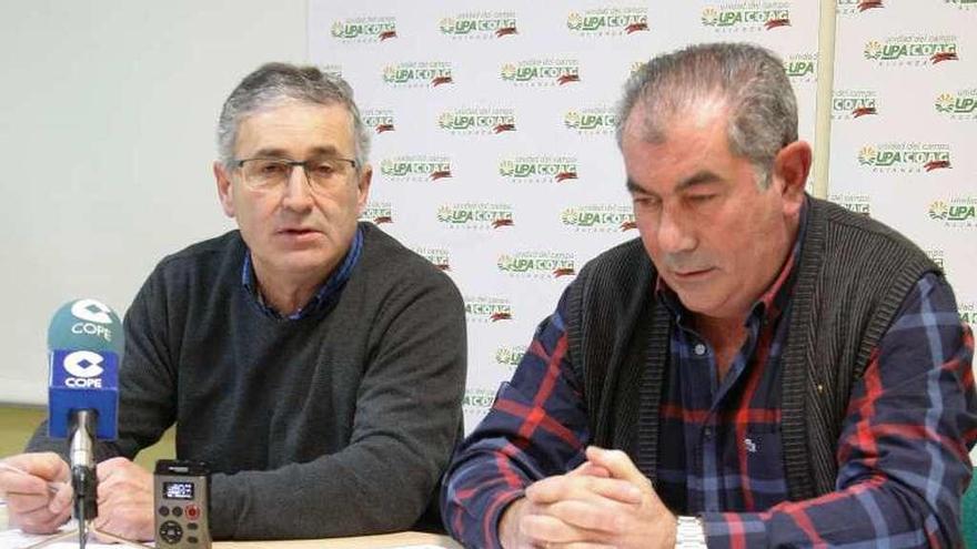 Lorenzo Rivera (i) y Aurelio González presentan la candidatura.