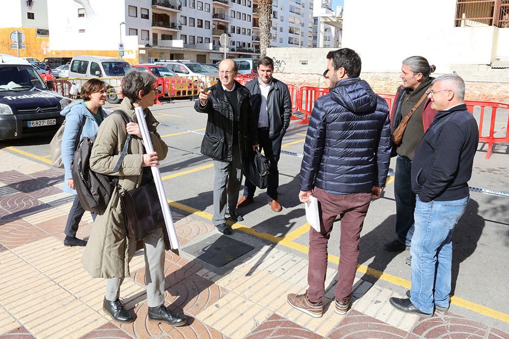 Una comitiva del Ministerio de Justicia junto al juez decano de Ibiza, Juan Carlos Torres, Marta Díaz y Ramón Roca han visitado las instalaciones de la máxima institución insular.