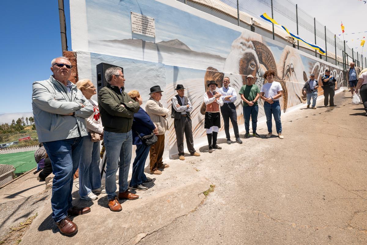 Inauguración del mural en Caideros, Gáldar.