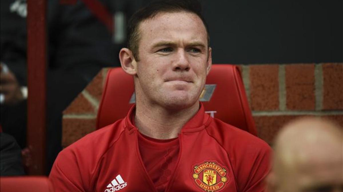 Rooney podría volver a ver el partido del United desde el banquillo.