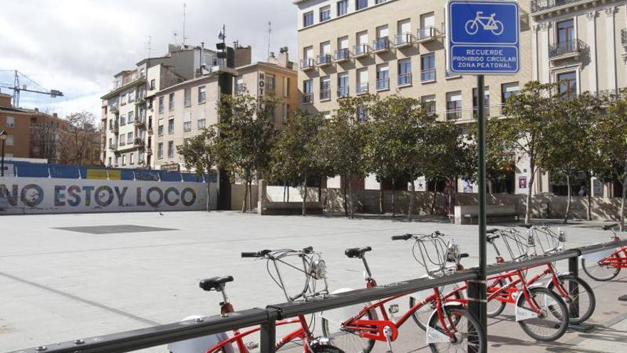 La apertura de la plaza del Pilar a las bicis genera nuevas dudas