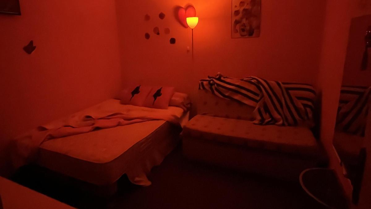 Una de las habitaciones donde las mujeres eran explotadas sexualmente.