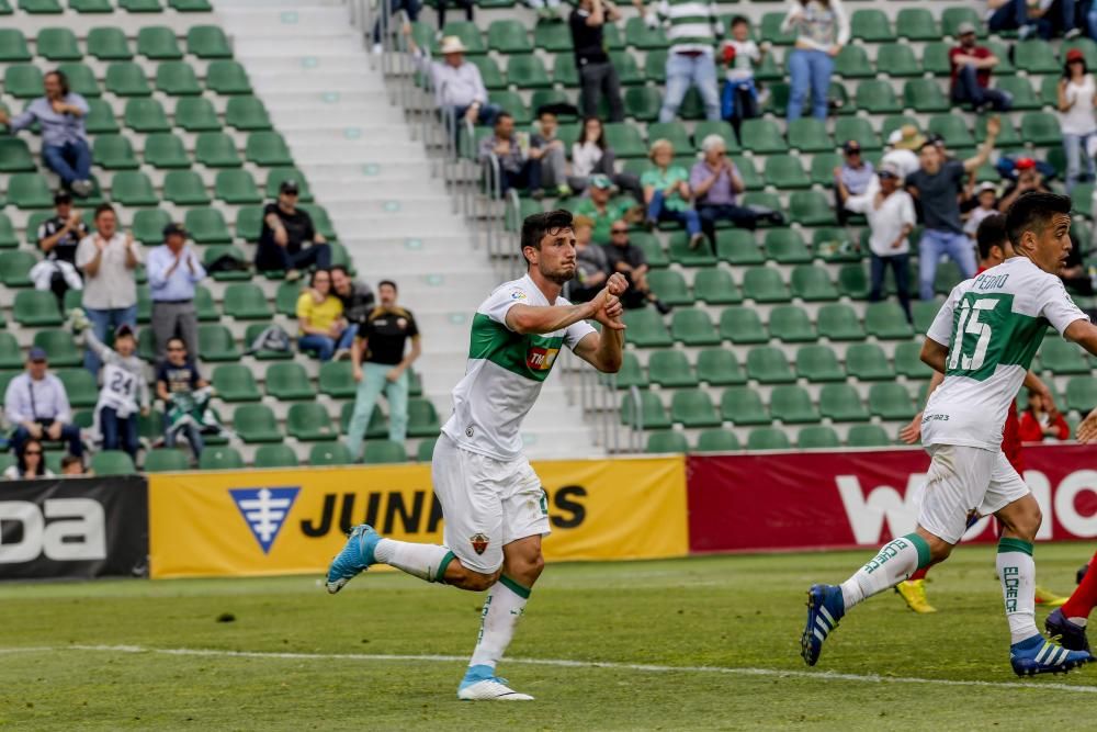 El Elche se queda sin fútbol y cae ante un Numancia muy superior