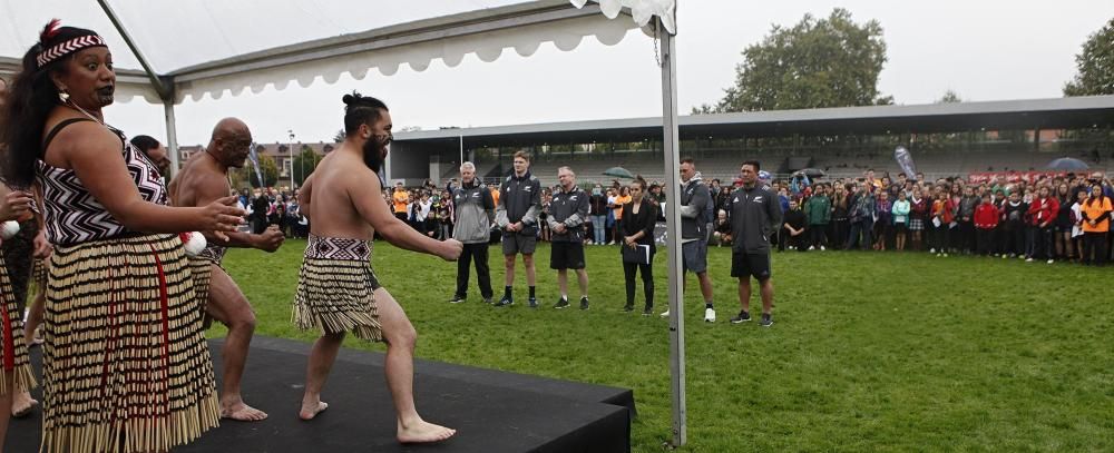 Los All Blacks dirigen un entrenamiento con alumnos en Gijón