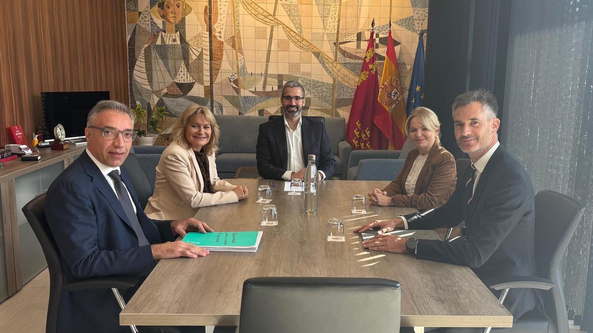 Reunión de los responsables del Observatorio Contra Agresiones con el delegado del Gobierno.