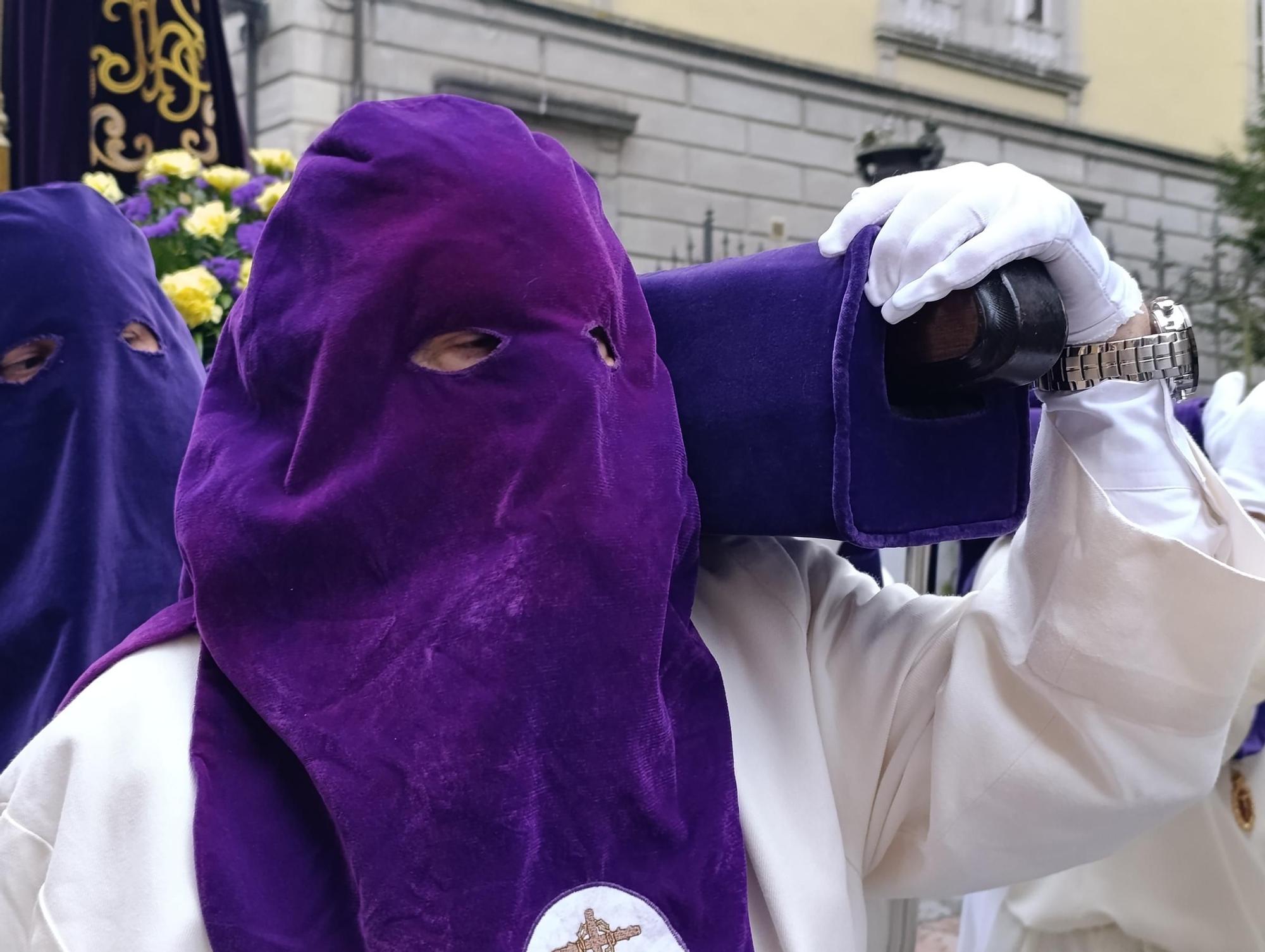 El Nazareno y la Virgen Dolorosa emocionan en Grado