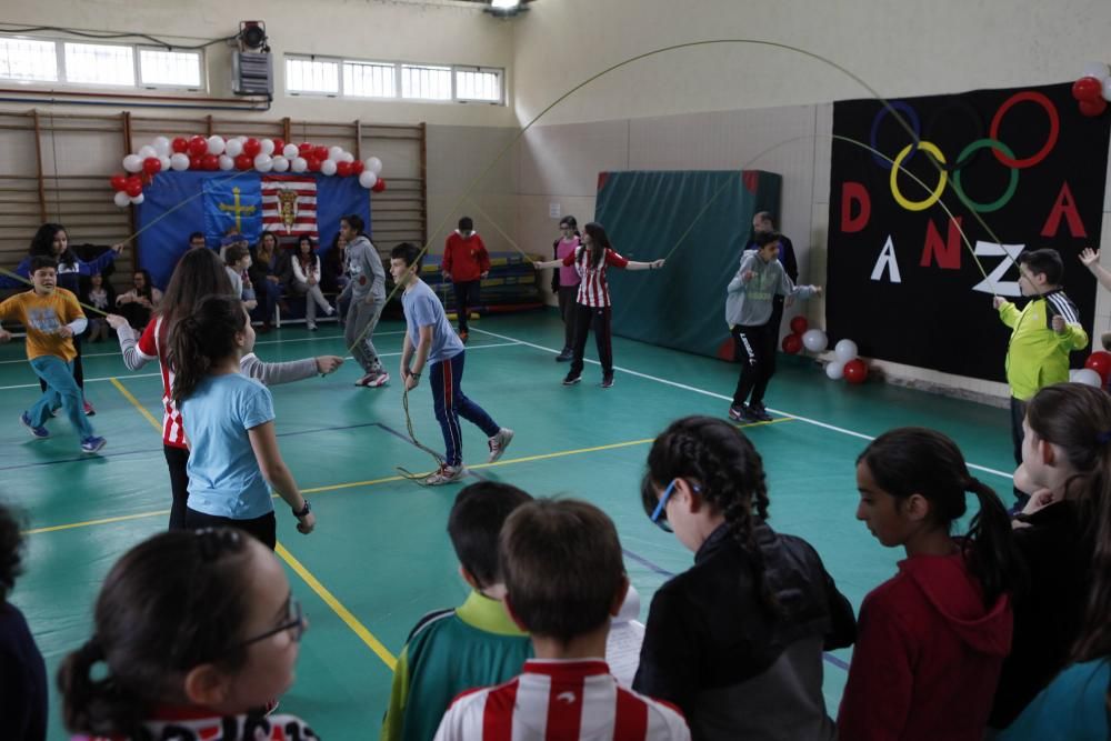 Visita de jugadores del Sporting al Colegio Miguel de Cervantes