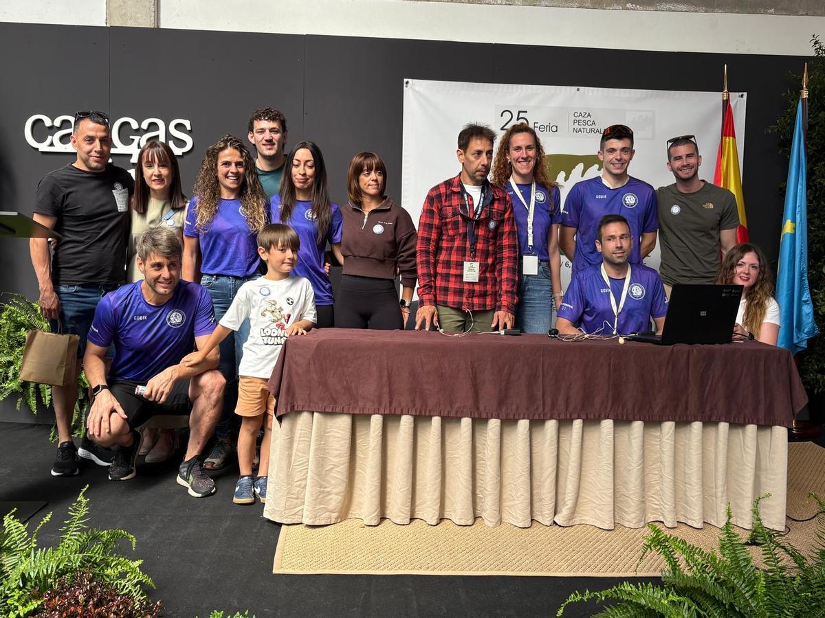 Miembros del club durante su presentación en la edición pasada de Narcenatur.