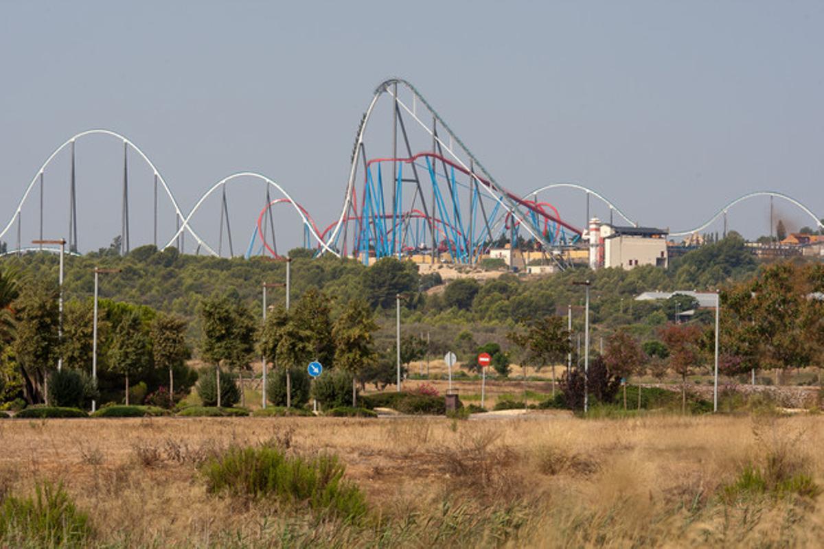 Els terrenys que ocuparà el nou parc temàtic Barcelona World, al costat de Parc Aventura. Els terrenys que ocuparà el nou parc temàtic Barcelona World, al costat de Parc Aventura.