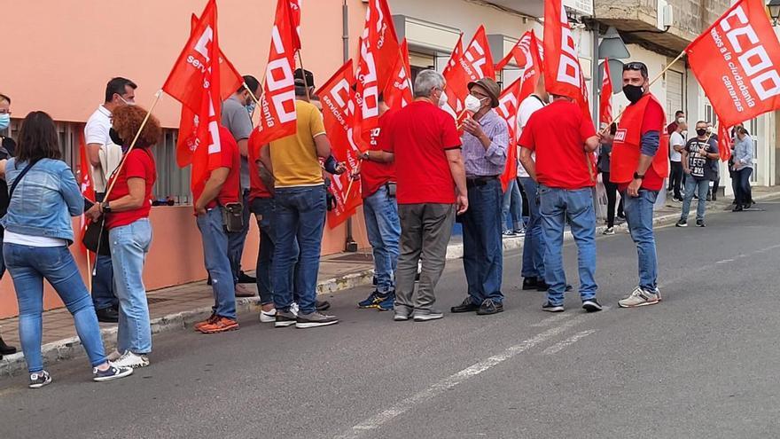 Trabajadores de Alsa-Guaguas Gumidafe protestan contra la «represión sindical»