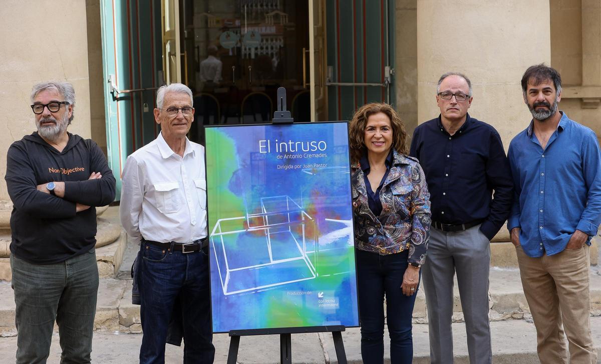 Joan Sabás, Juan Pastor, María Dolores Padilla, Antonio Cremades y Morgan Blasco, en el Teatro Principal de Alicante