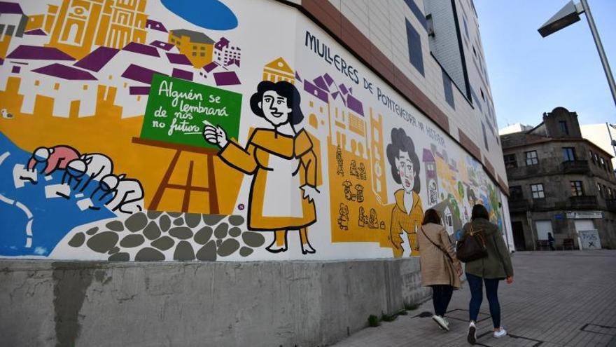 El mural de Mulleres na Historia de Pontevedra, en la rúa Poza dos Canos. | // G. SANTOS