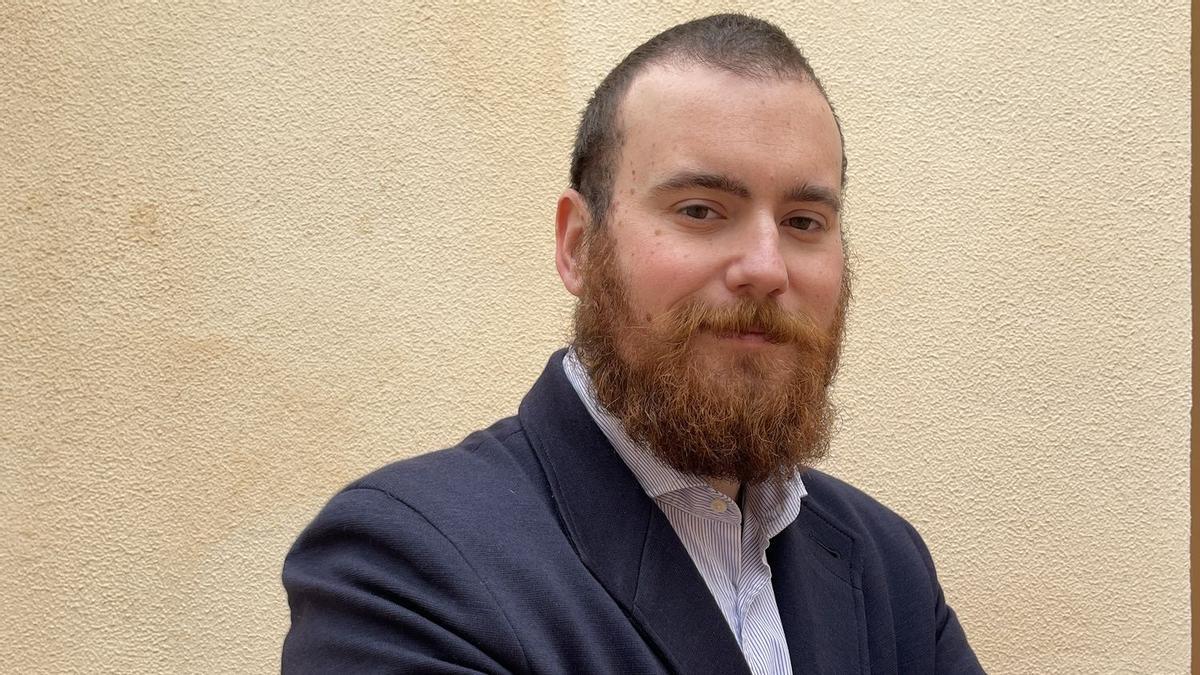 Los salones sociales de la Caixa Rural de l'Alcora acogerán el 23 de enero la charla "Del mapa a tu mente:  Aplicaciones de la Geointeligencia a cargo de Carlos Mira-Perceval, Cyberdefense GIS Product Engineer en Indra.