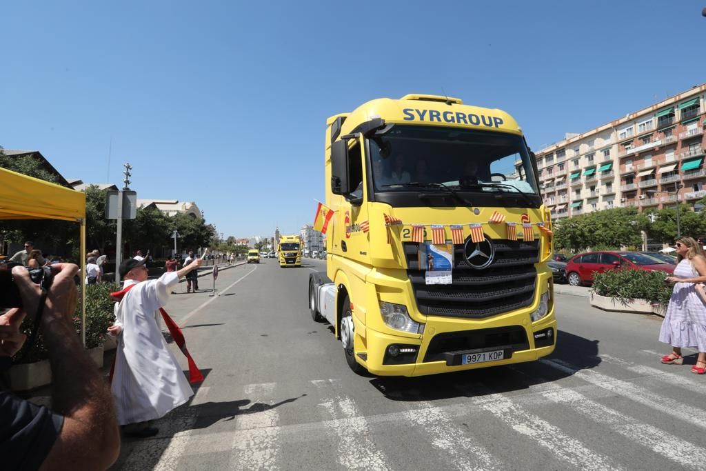 Los camiones salen a las calles de València para honrar a San Cristóbal